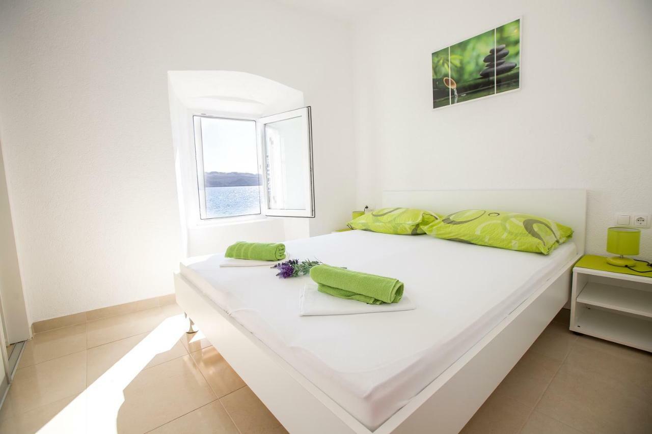 Apartmani Cindric Karlobag Ngoại thất bức ảnh