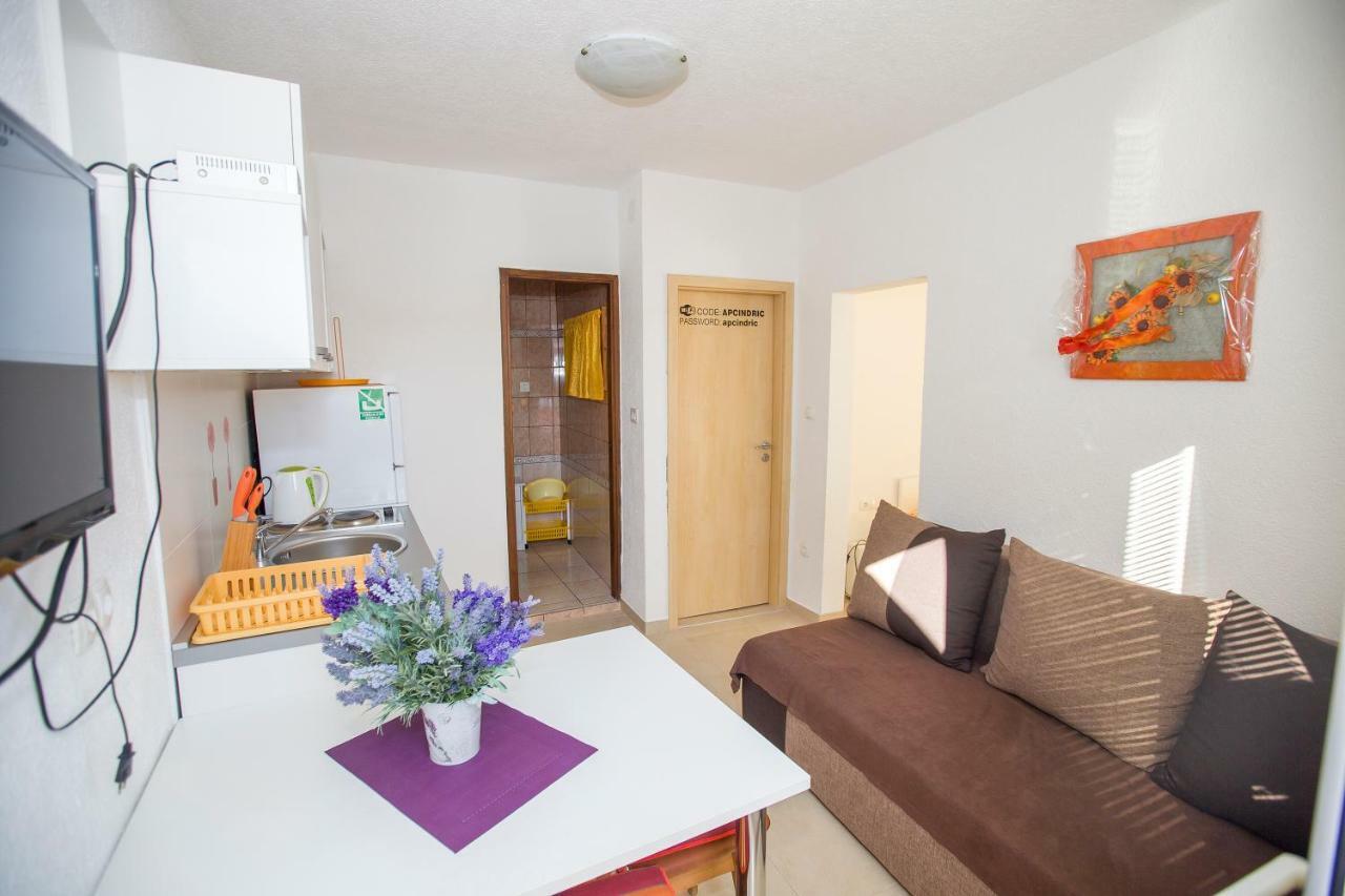 Apartmani Cindric Karlobag Ngoại thất bức ảnh