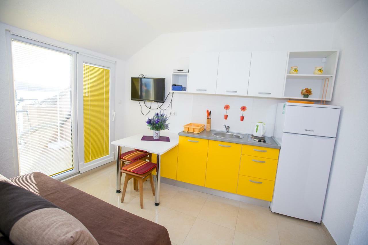 Apartmani Cindric Karlobag Ngoại thất bức ảnh