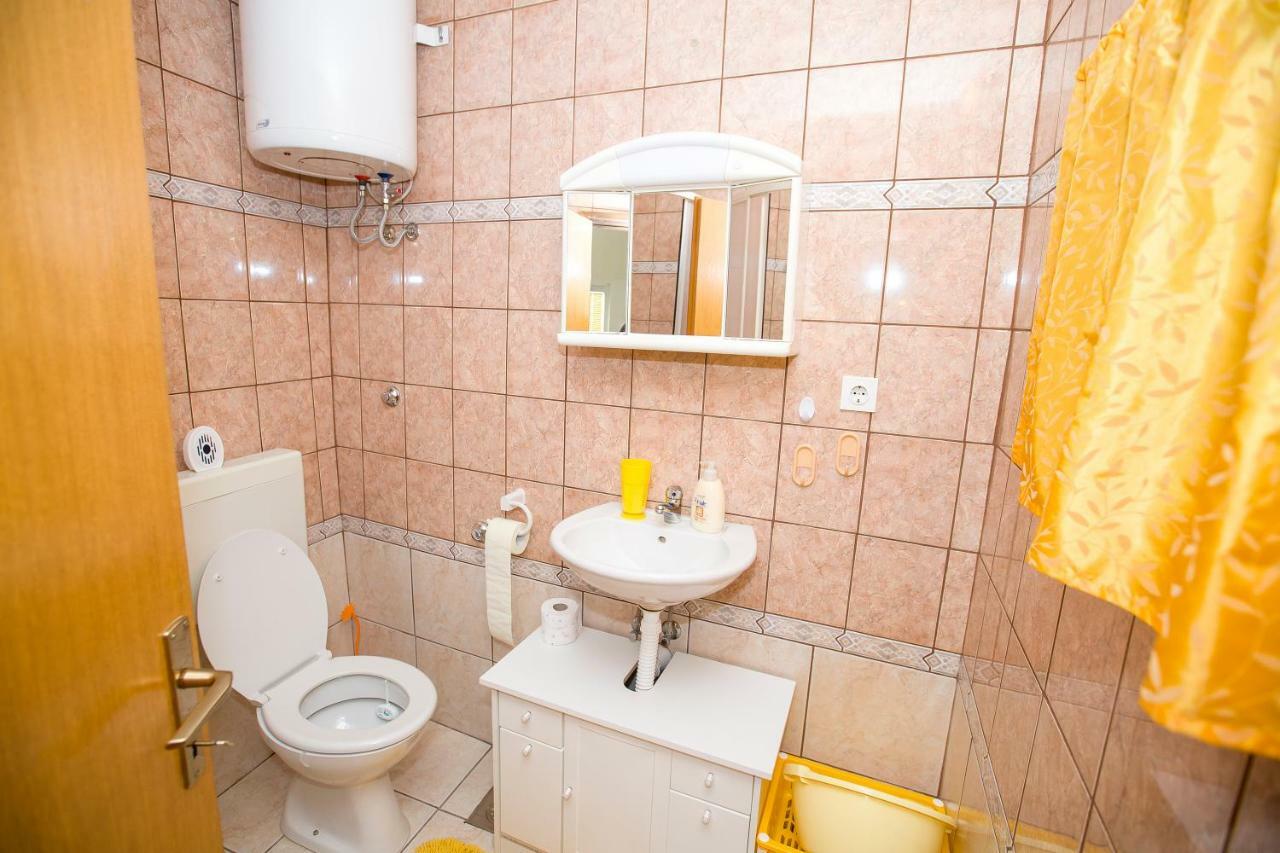 Apartmani Cindric Karlobag Ngoại thất bức ảnh