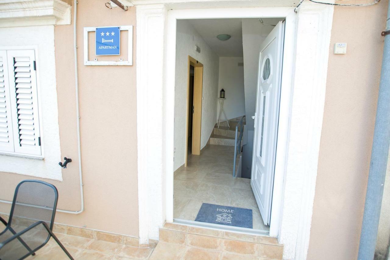 Apartmani Cindric Karlobag Ngoại thất bức ảnh